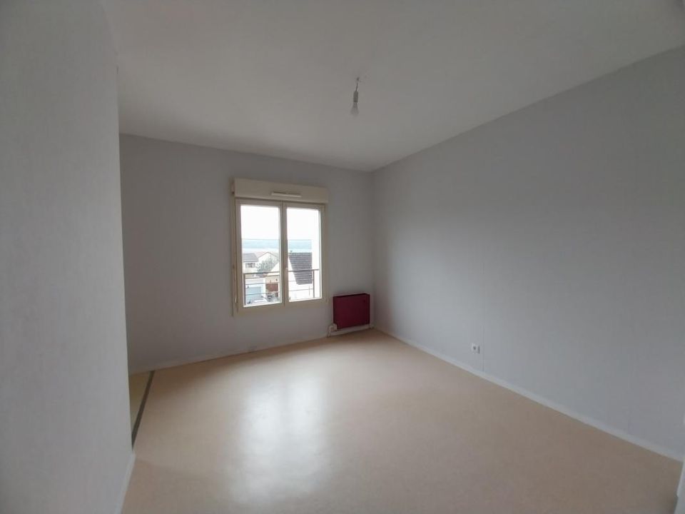 Apartment in Froncles, Haute-Marne - photo 4