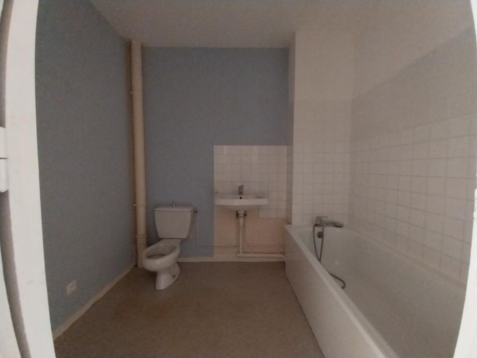 Apartment in Froncles, Haute-Marne - photo 5