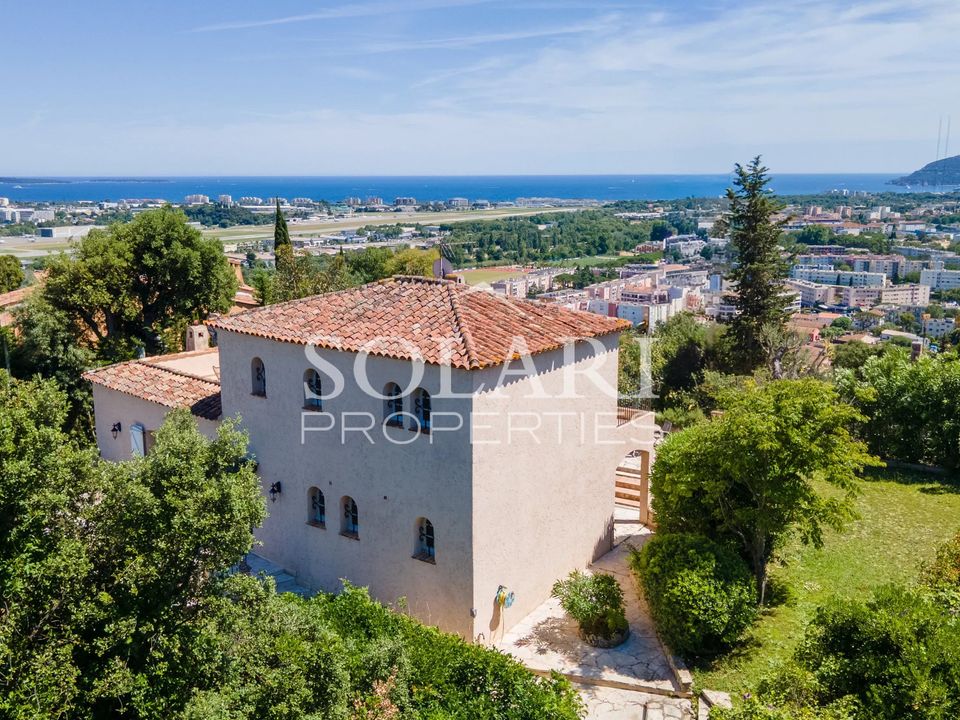 Villa i Mandelieu-la-Napoule, Alpes-Maritimes - foto 1