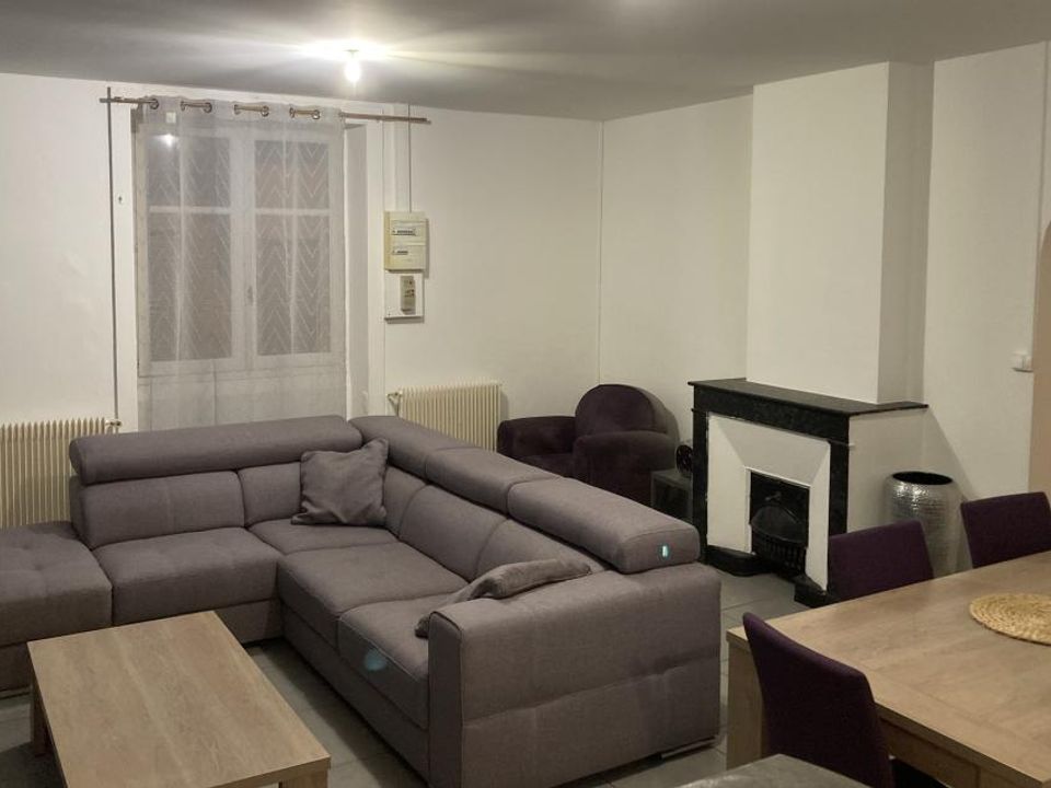 Apartment in Saint-Chamond, Loire - photo 2