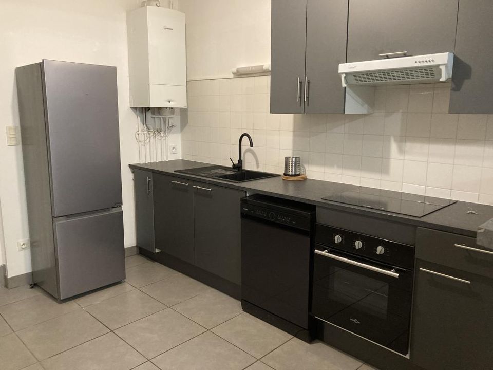 Apartment in Saint-Chamond, Loire - photo 4