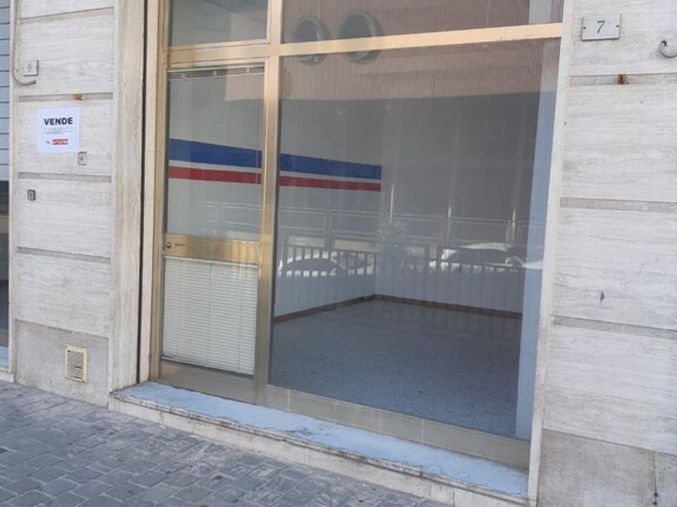 Erhvervsejendom i Civitanova Marche, Macerata - foto 1