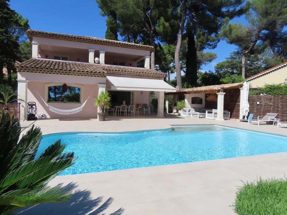 Villa i Le Cannet, Alpes-Maritimes - foto 1