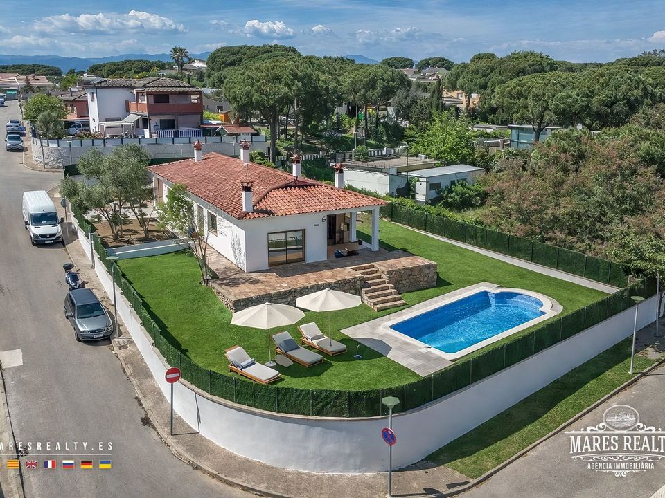Villa i Vidreres, Gerona - foto 1