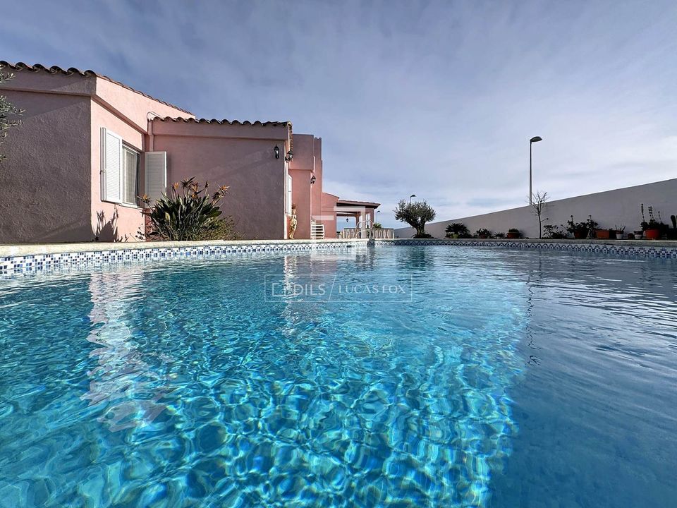 Villa in Es Castell, Menorca - foto 1