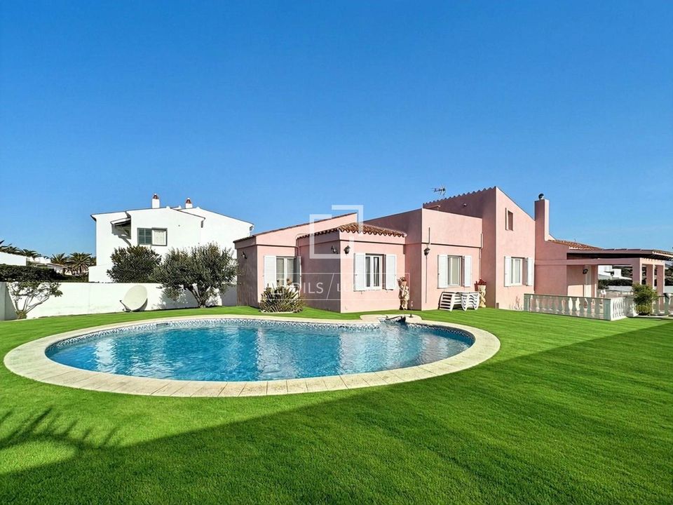 Villa in Es Castell, Menorca - foto 2