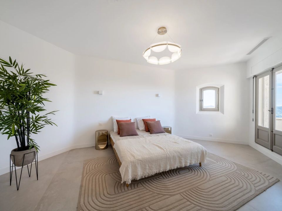 Villa i Mandelieu-la-Napoule, Alpes-Maritimes - bilde 1