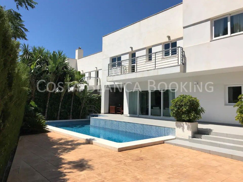 Villa i Alfaz del Pi, Alicante - foto 1