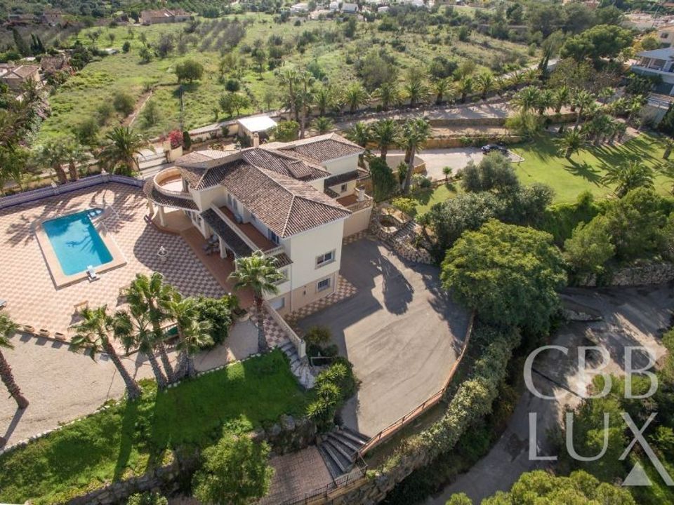 Villa i Alfaz del Pi, Alicante - foto 1