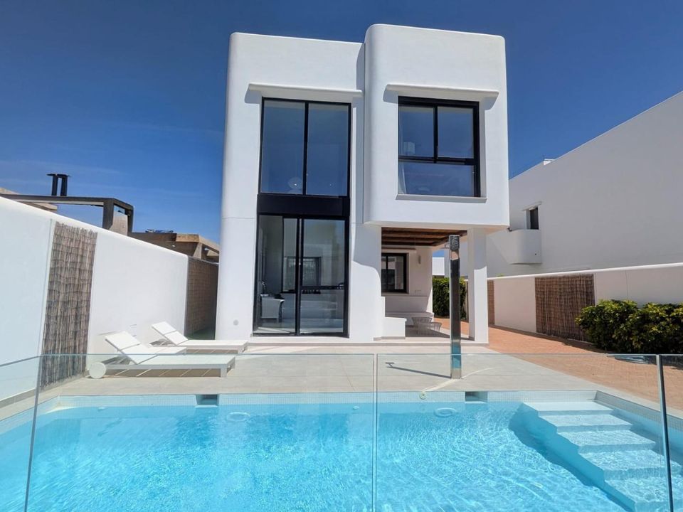 Villa i Alfaz del Pi, Alicante - foto 1