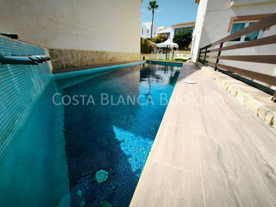 Villa i Alfaz del Pi, Alicante - foto 1
