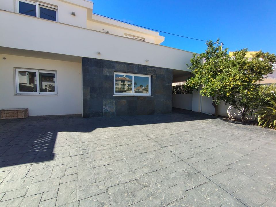 Villa i Alfaz del Pi, Alicante - foto 1