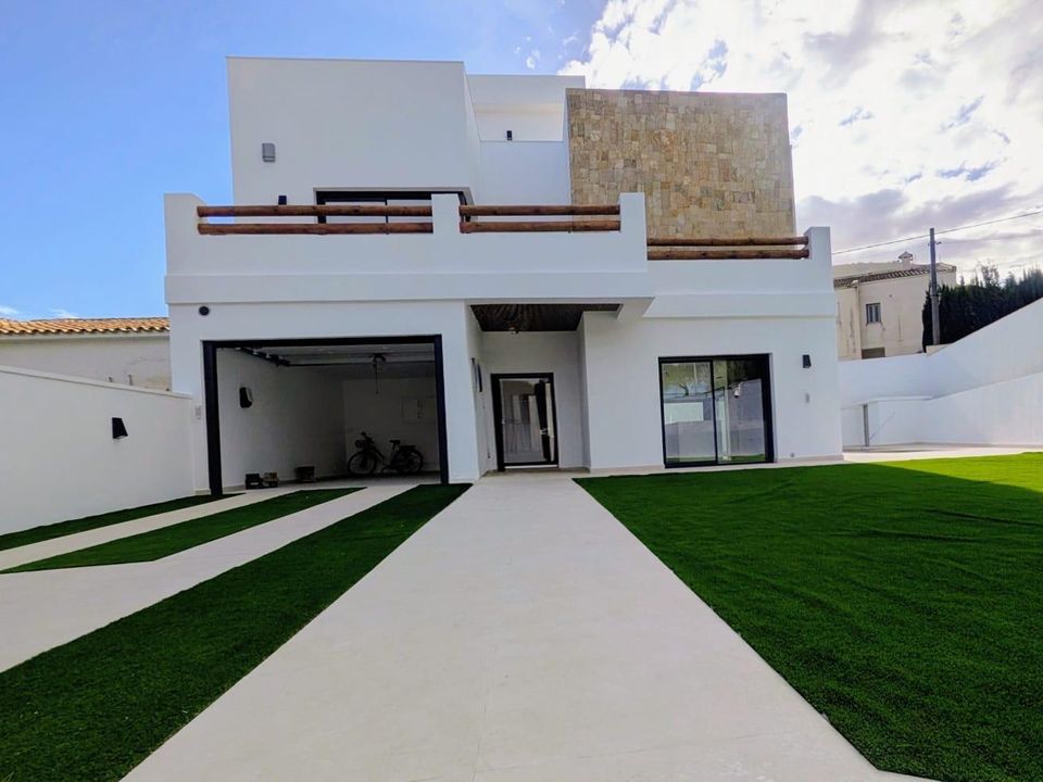 Villa i Alfaz del Pi, Alicante - foto 1