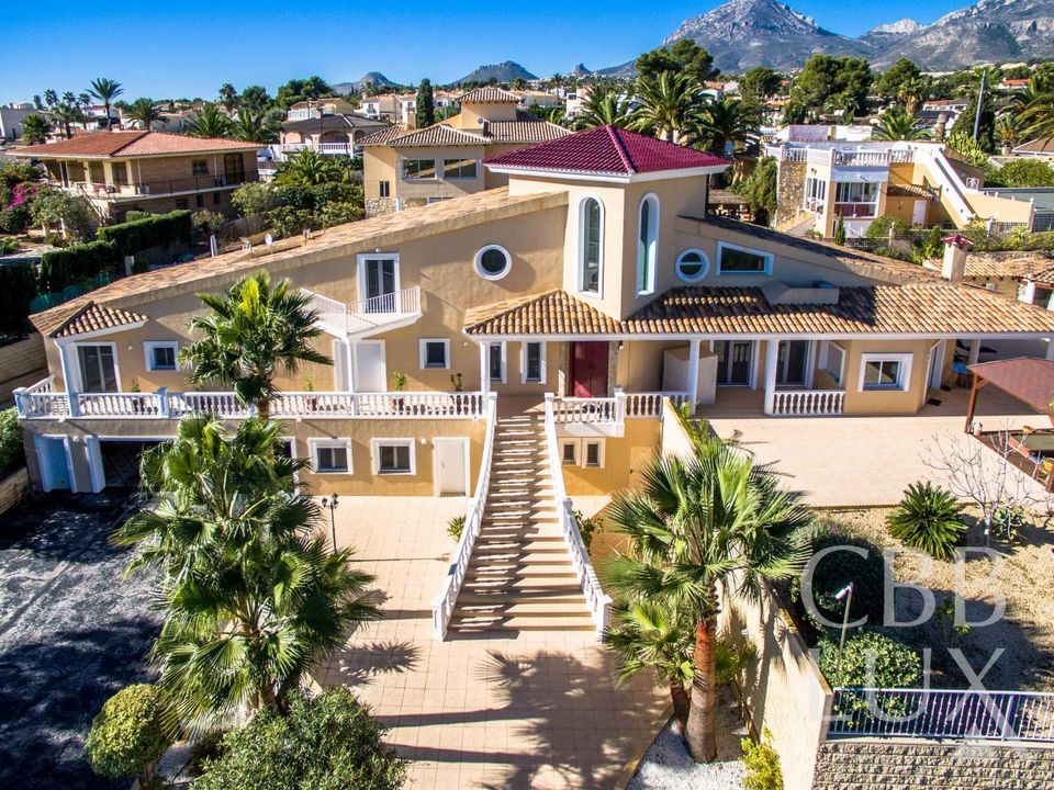 Villa i Alfaz del Pi, Alicante - foto 1