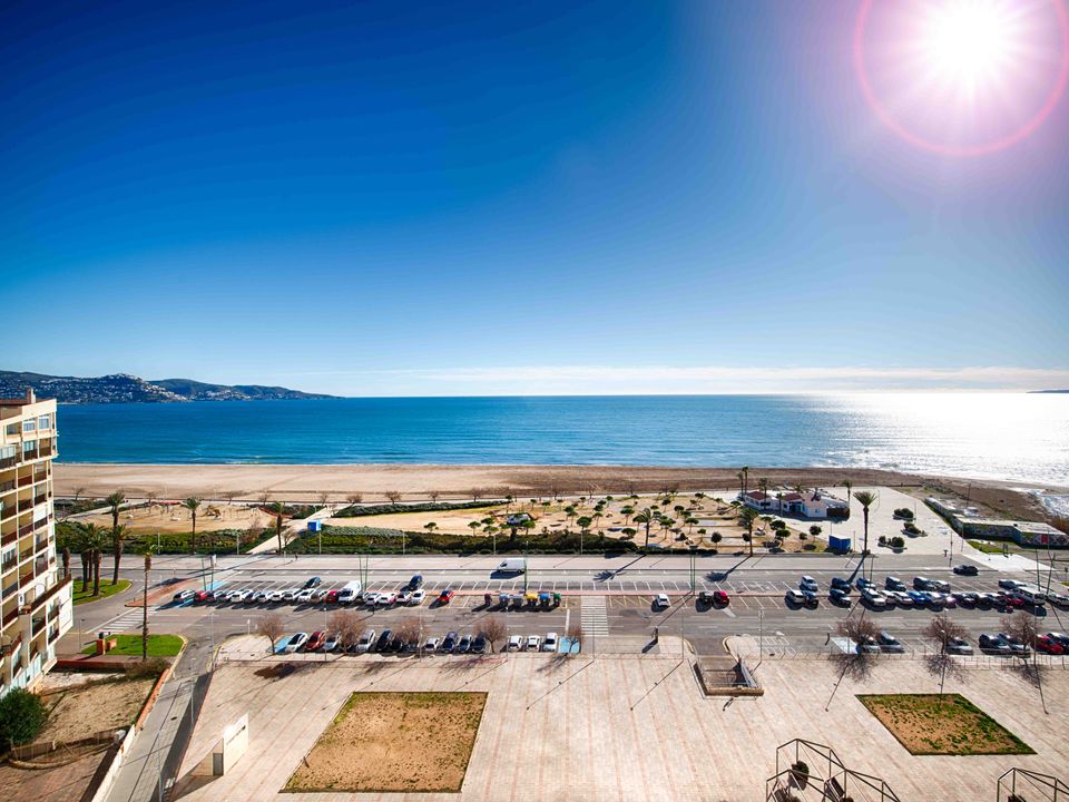 Lejlighed i Empuriabrava, Gerona - foto 1