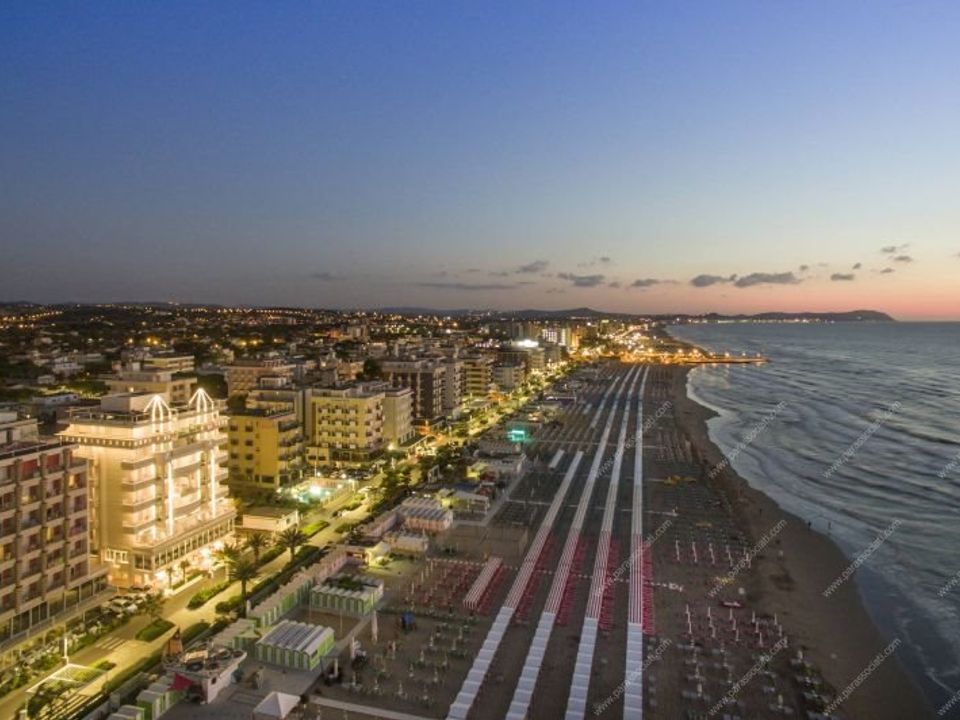 Erhvervsejendom i Riccione, Rimini - foto 1