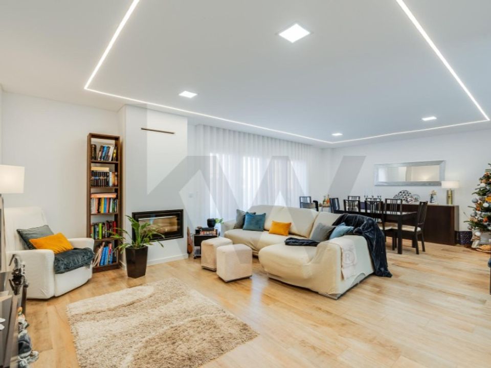 Villa i Rio de Mouro-Estacao, Lisbon - foto 1