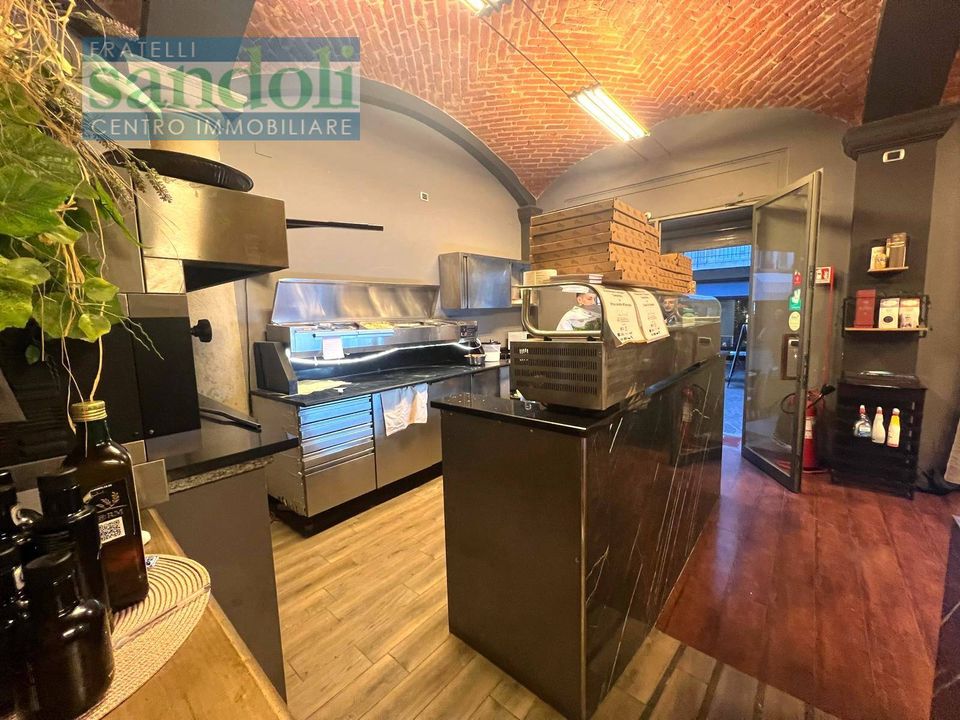 Commercial property in Vercelli, Vercelli - photo 1