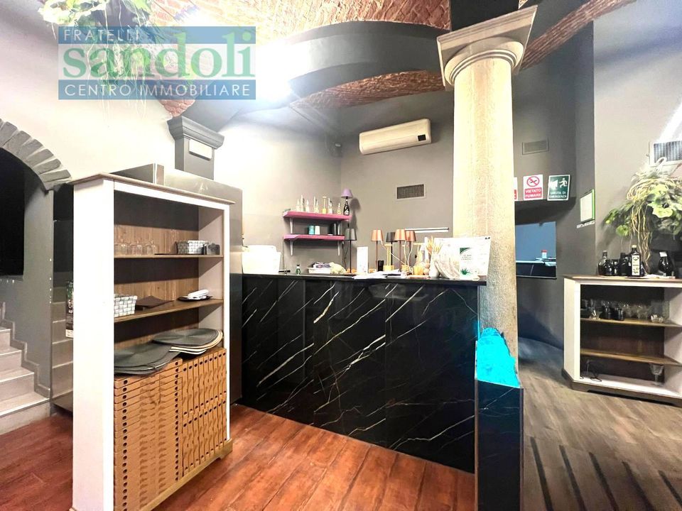 Commercial property in Vercelli, Vercelli - photo 2
