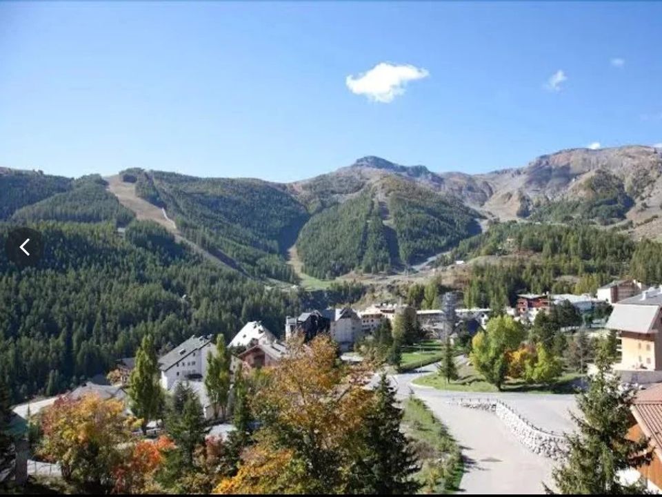 Træhytte i Saint-Étienne-de-Tinée, Alpes-Maritimes - foto 1