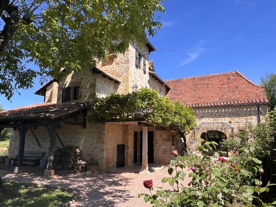 Villa in Balaguier-D'Olt, Aveyron - photo 1