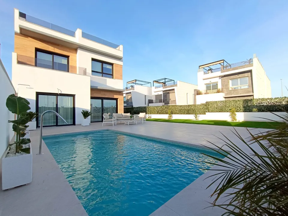Villa - Benijofar, Alicante - photo 1