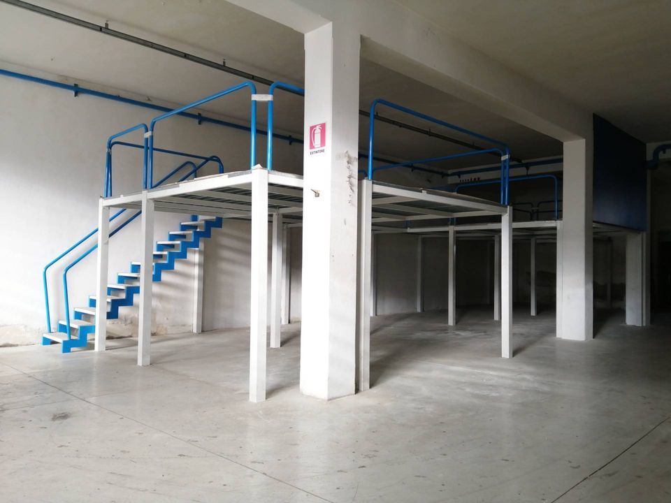 Erhvervsejendom i Ponsacco, Pisa - foto 1