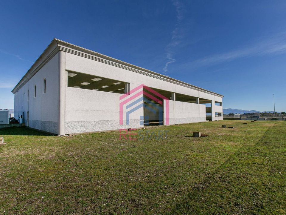 Commercial property in Aprilia, Latina - photo 1