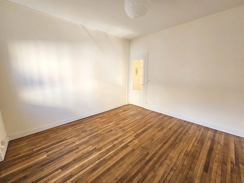 Apartment in Clermont-Ferrand, Puy-de-Dome - photo 3