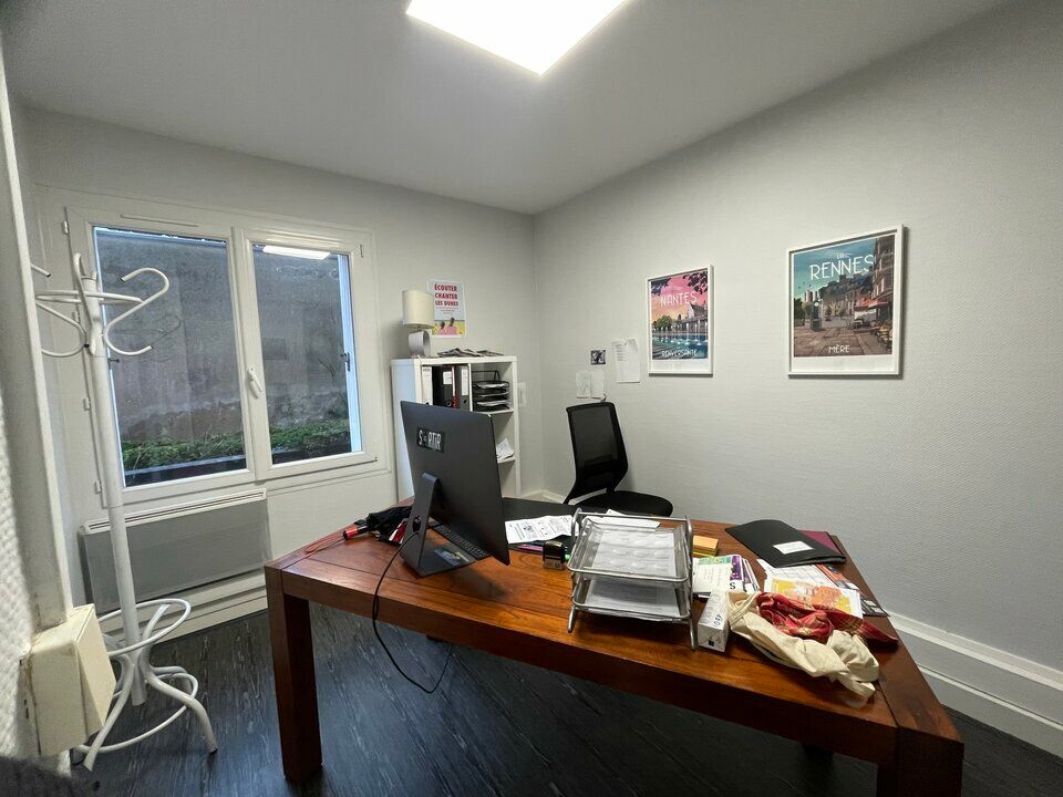 Commercial property in Lorient, Morbihan - photo 3