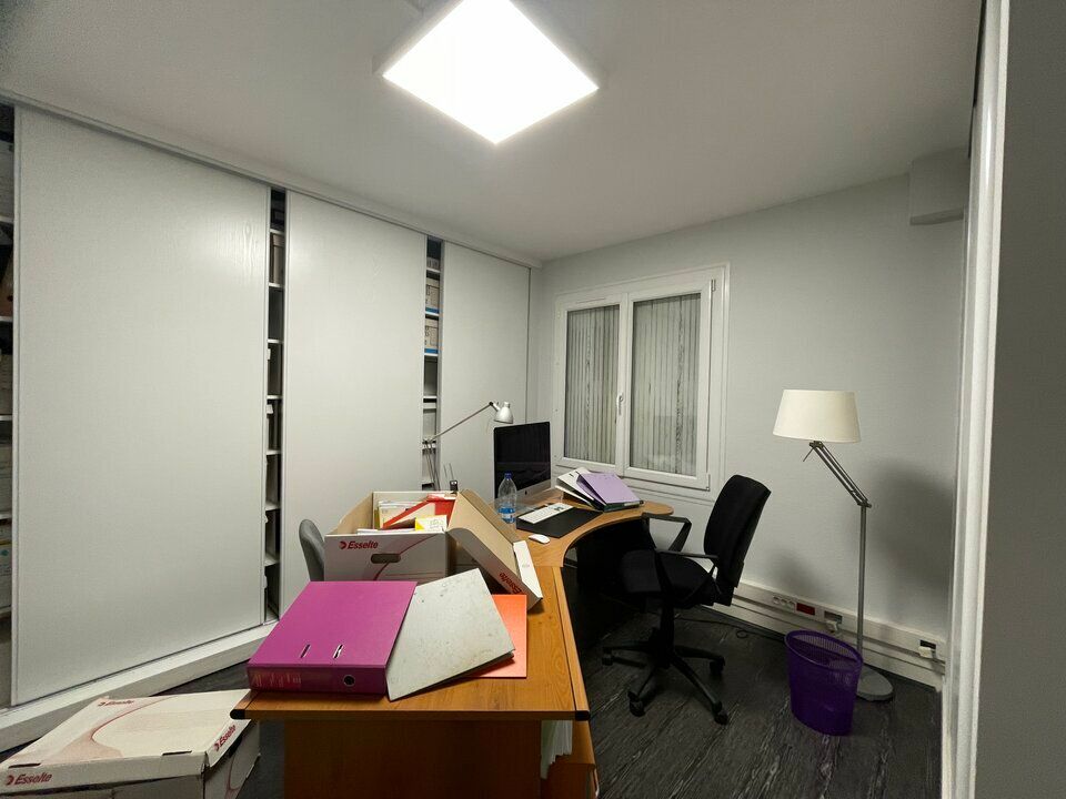 Commercial property in Lorient, Morbihan - photo 4