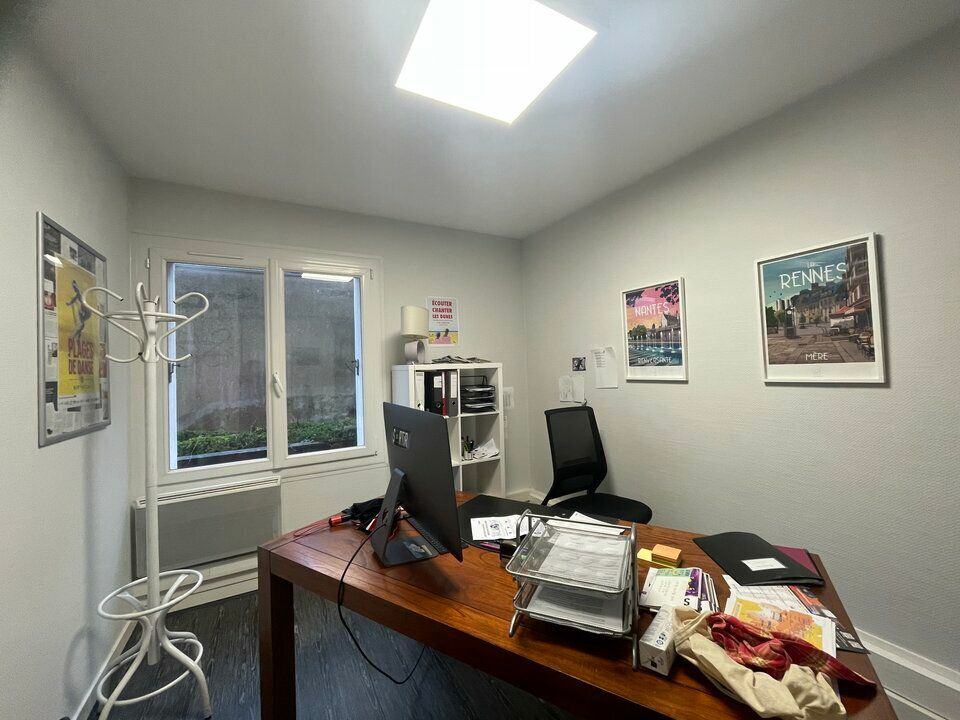 Commercial property in Lorient, Morbihan - photo 5
