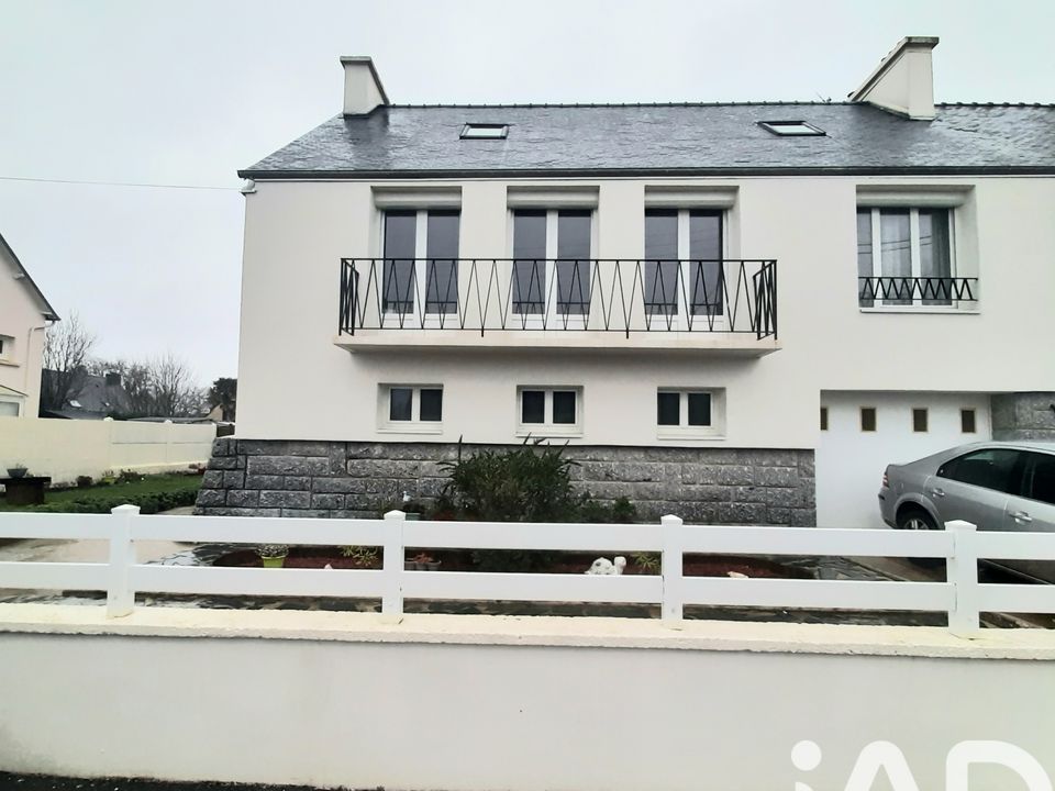 Casa de pueblo en Carhaix-Plouguer, Finistere - foto 1