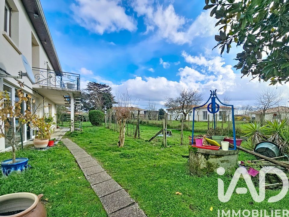 Villa i Saint-Ciers-sur-Gironde, Gironde - foto 1