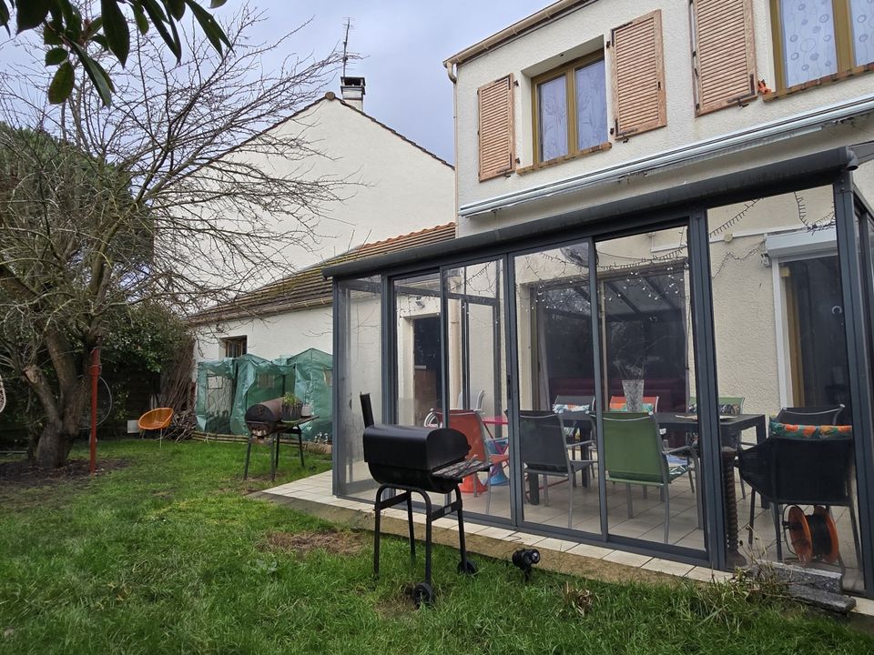 Villa i Sainte-Geneviève-des-Bois, Essonne - foto 1