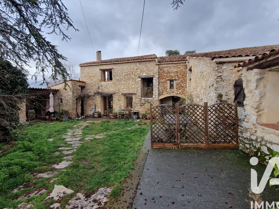 Landejendom i Quinson, Alpes-de-Haute-Provence - foto 1