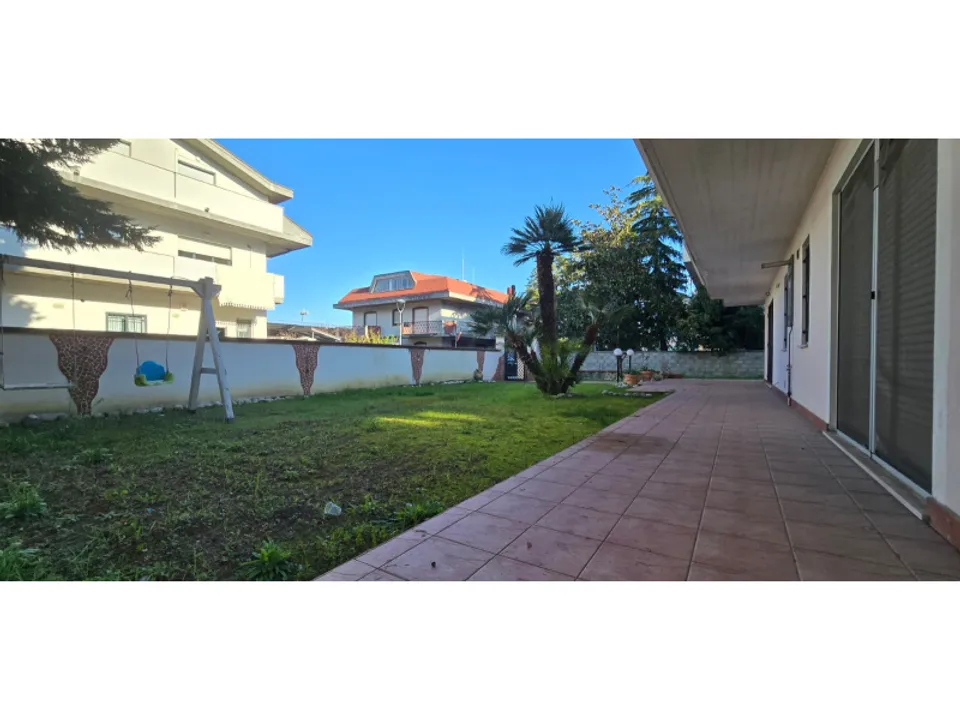 Villa - Montesilvano Marina, Pescara - photo 1