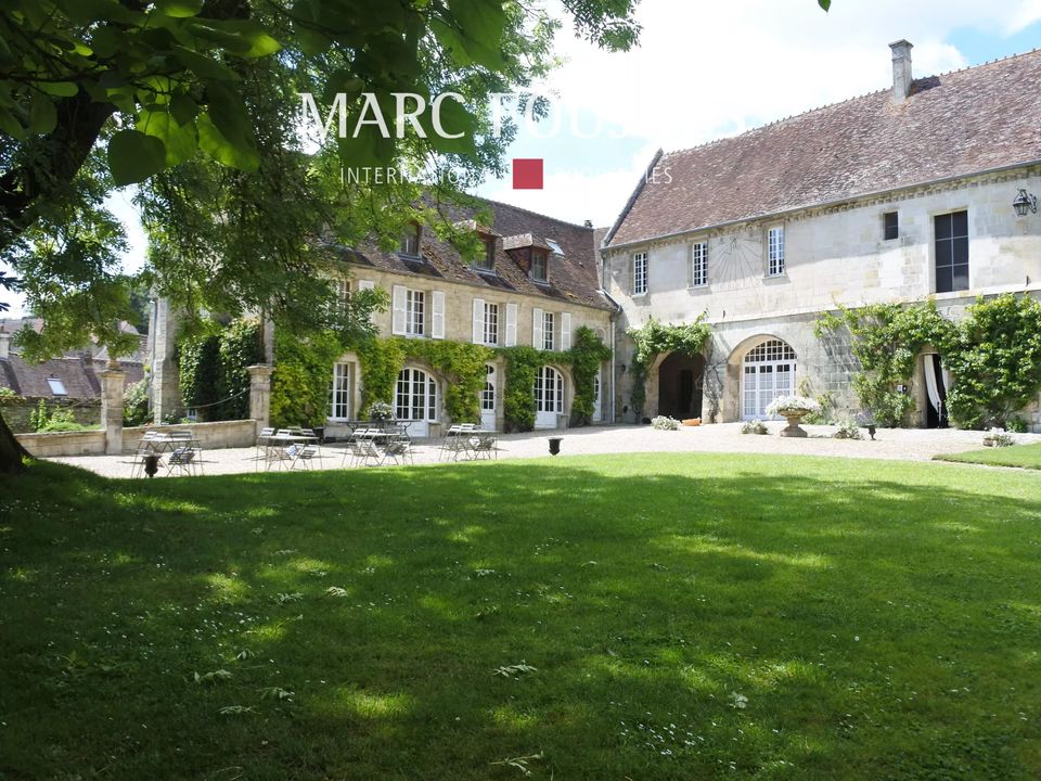 Villa i Crépy-en-Valois, Oise - bilde 1