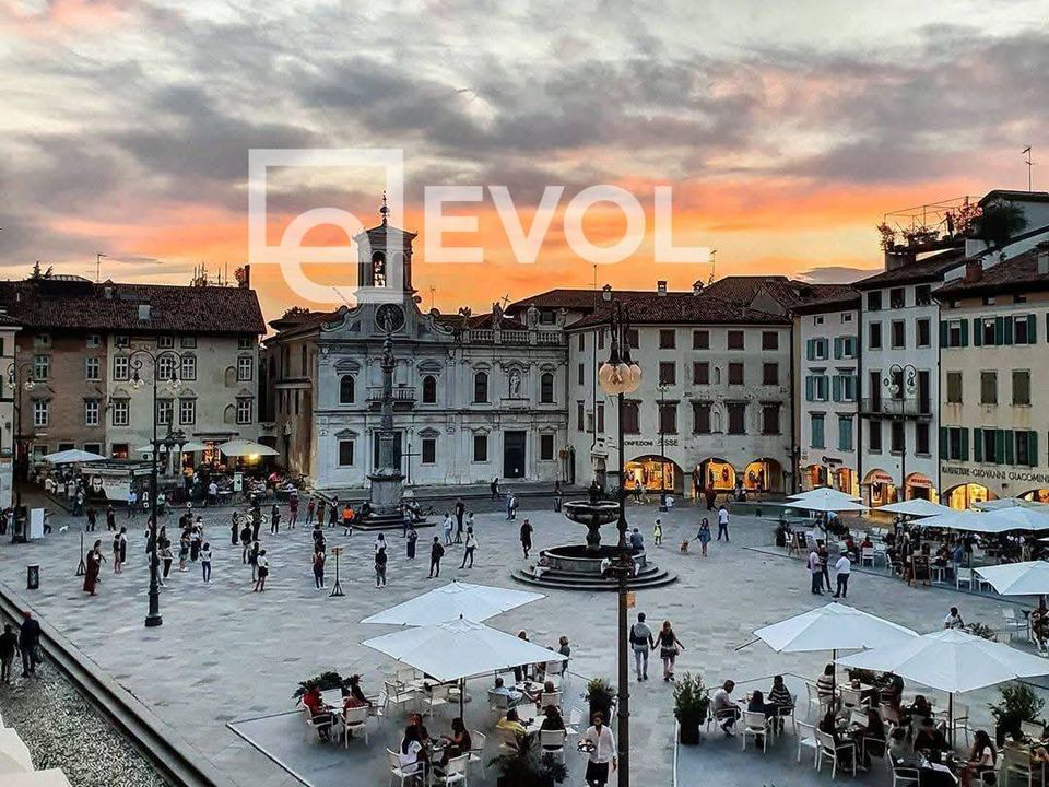 Erhvervsejendom i Udine, Udine - foto 1