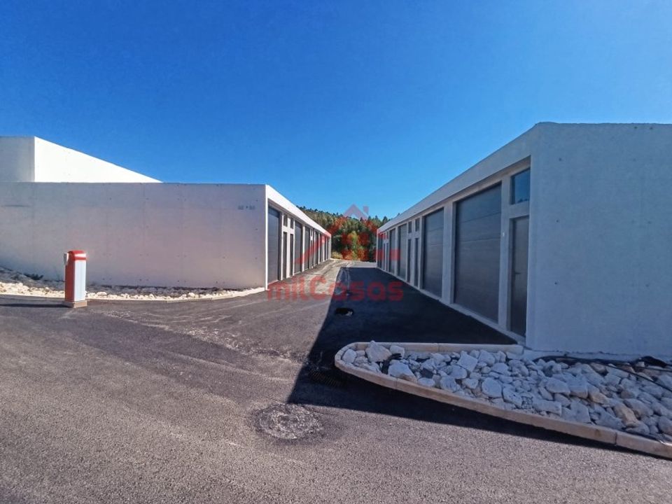 L'establiment comercial a Matacaes, Lisbon - foto 1