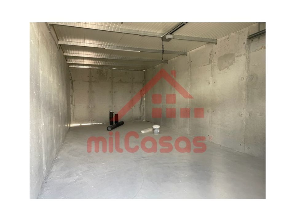 L'establiment comercial a Matacaes, Lisbon - foto 4