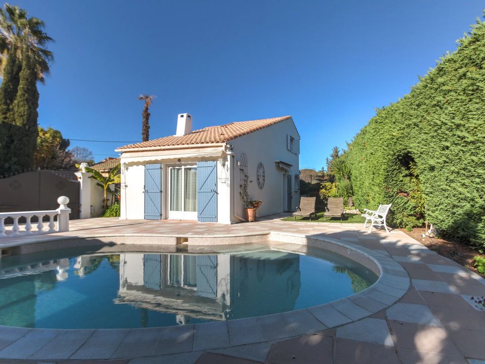 Villa i Antibes, Alpes-Maritimes - foto 1