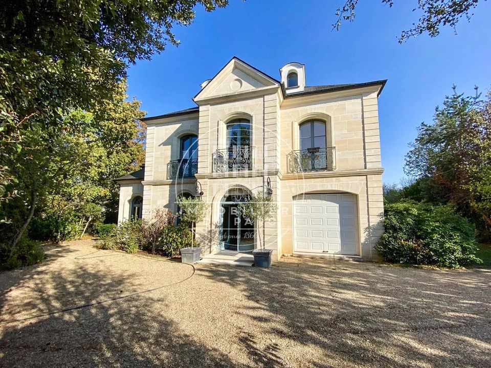 Villa in Croissy-sur-Seine, Yvelines - photo 1