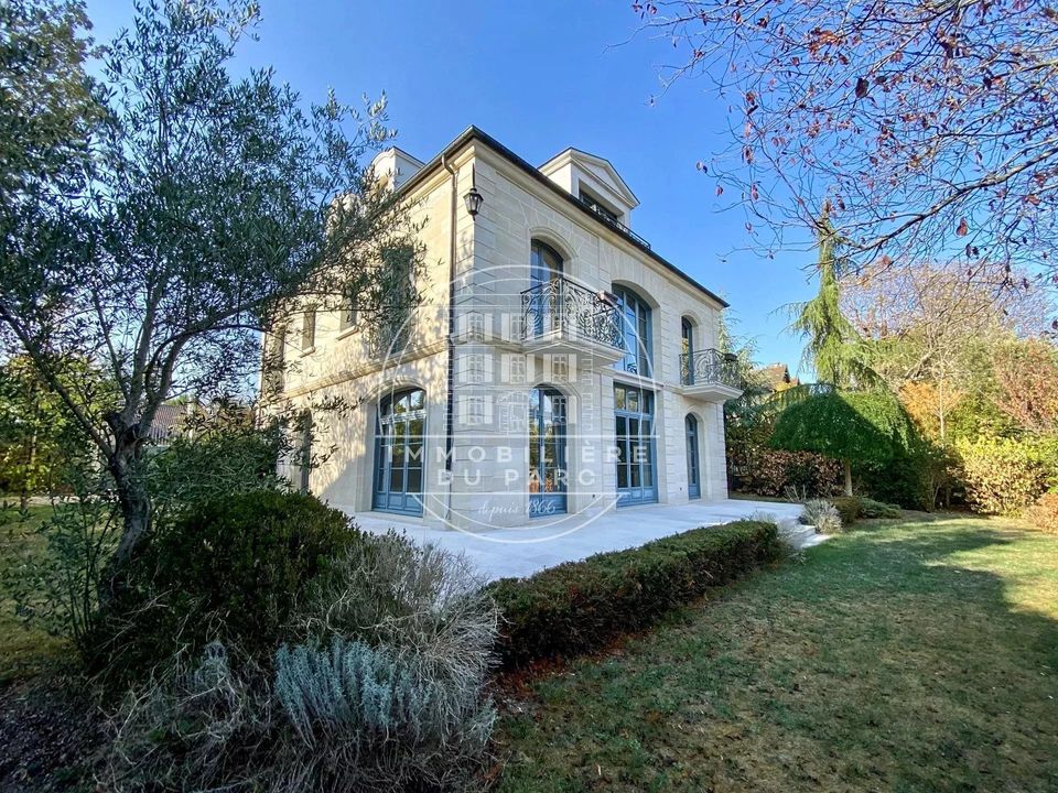 Villa in Croissy-sur-Seine, Yvelines - photo 2