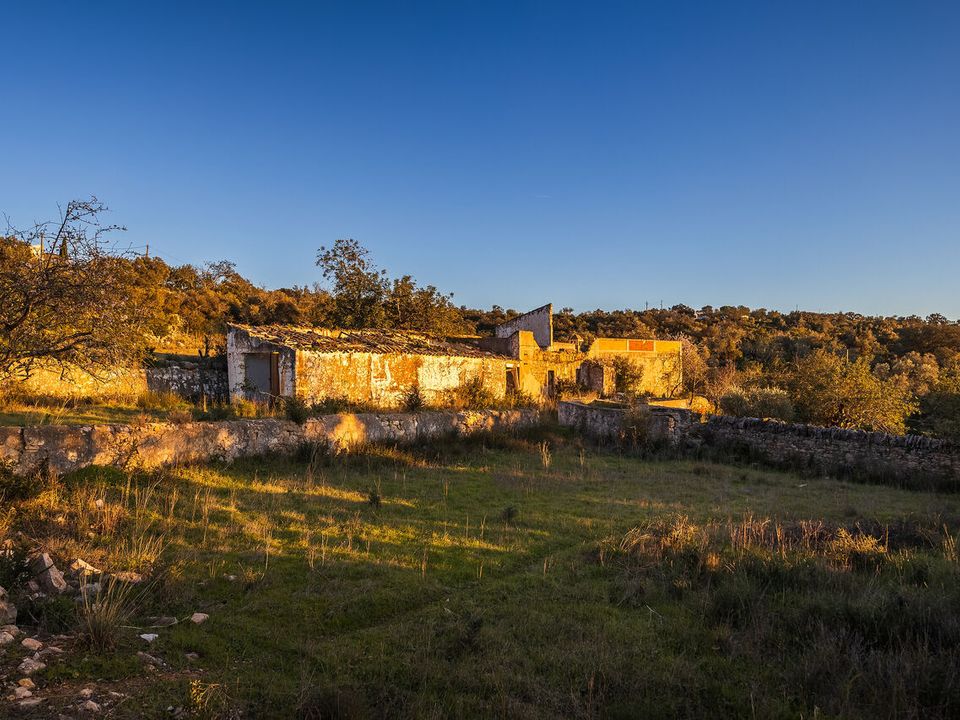 Helårsgrund i Santa Barbara de Nexe, Faro - foto 2