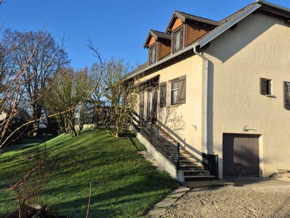 Villa i Pouligney-Lusans, Doubs - foto 1