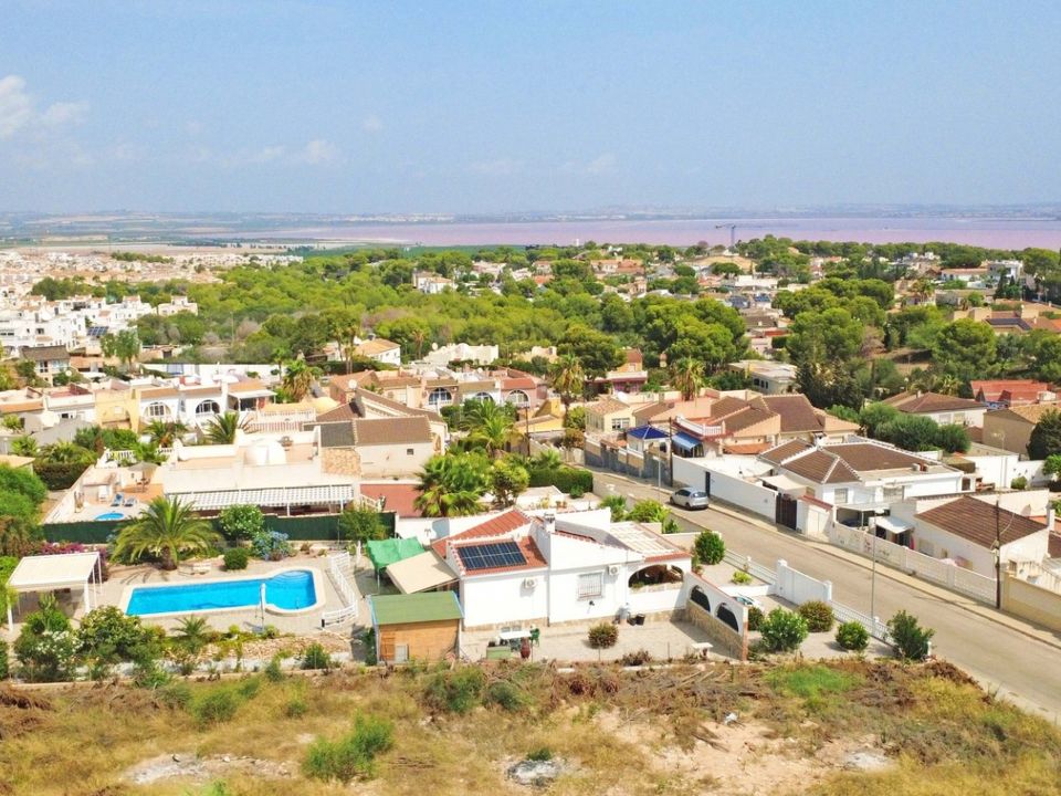 Helårsgrund i Torrevieja, Alicante - foto 1