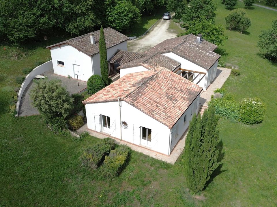 Villa en Villeneuve-sur-Lot, Lot-et-Garonne - foto 1
