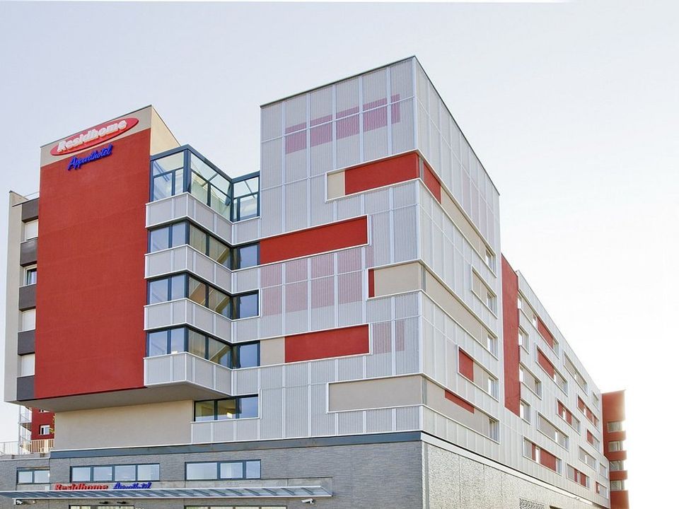 Erhvervsejendom i Nanterre, Hauts-de-Seine - foto 1