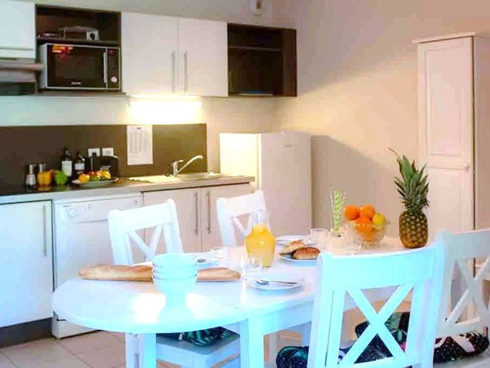 Commercial property in Gonneville-sur-Honfleur, Calvados - photo 5